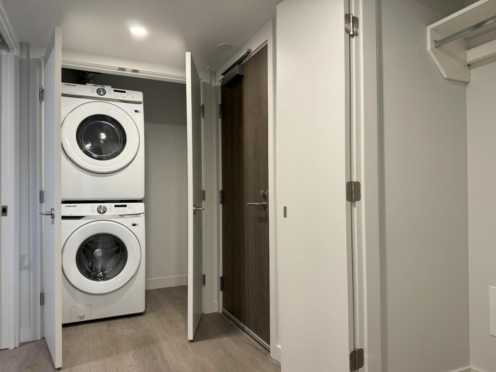 Downtown Center Silverstone Tower I And II Long-Term Booking Only Your Second Home In Ванкувър Екстериор снимка
