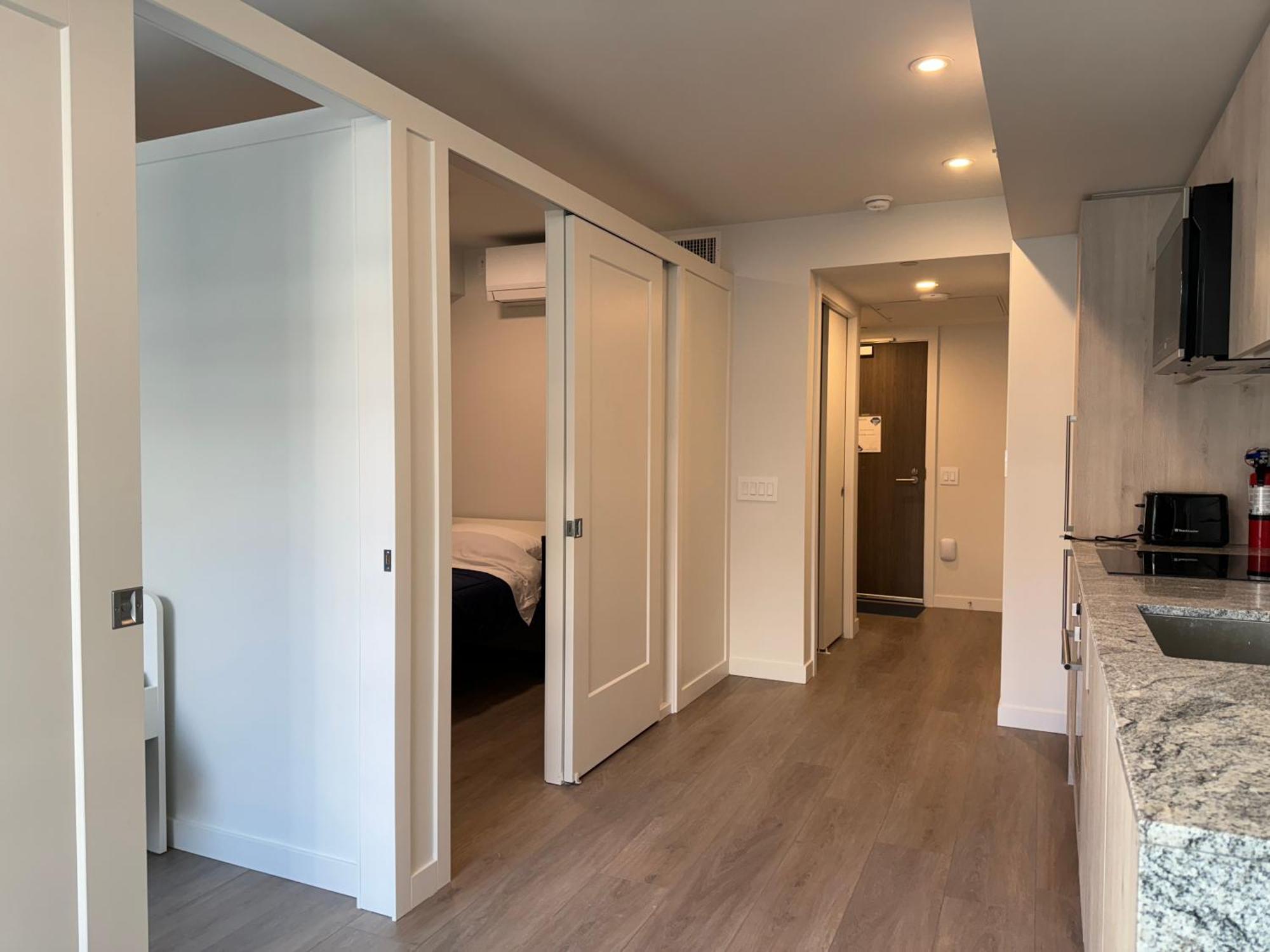 Downtown Center Silverstone Tower I And II Long-Term Booking Only Your Second Home In Ванкувър Екстериор снимка