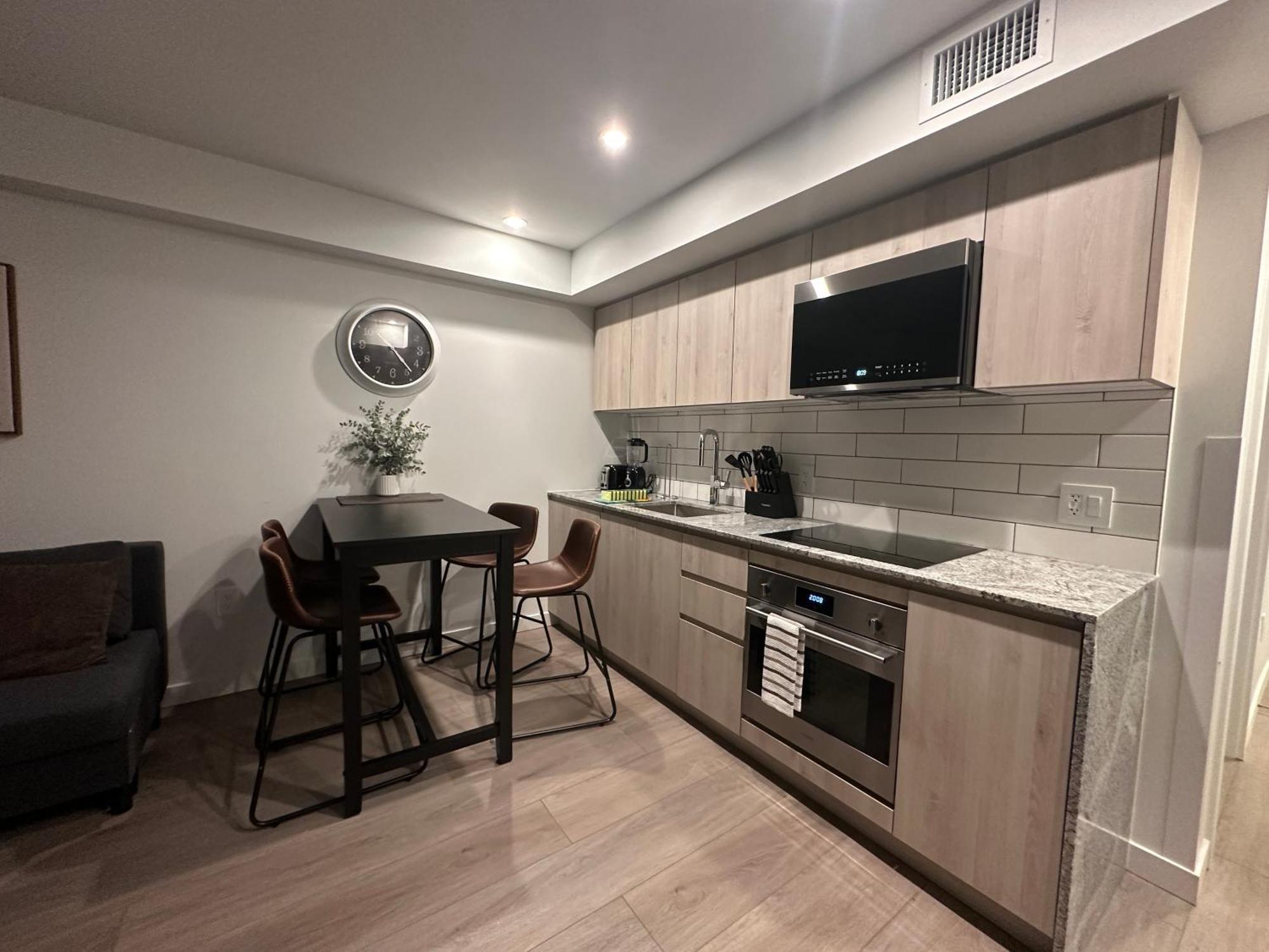 Downtown Center Silverstone Tower I And II Long-Term Booking Only Your Second Home In Ванкувър Екстериор снимка